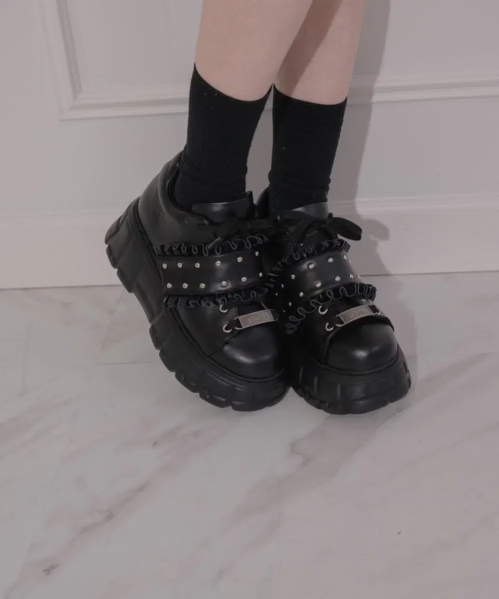 ピウムピウムフリルベルトボリュームスニーカー量産マインスイーパー